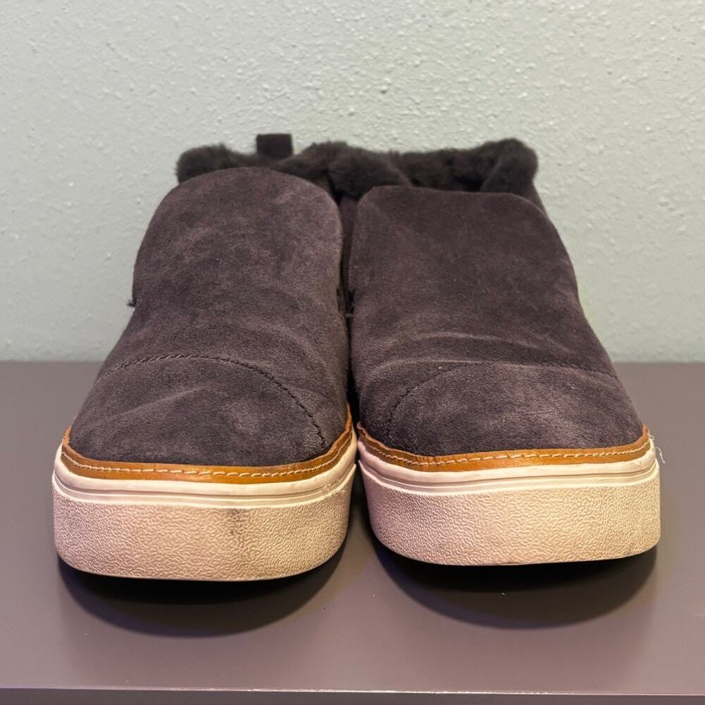 TOMS Paxton Boots Women's Size 9.5 Gray Suede Faux Fur Slip On Ankle Shoes - Picture 2 of 8